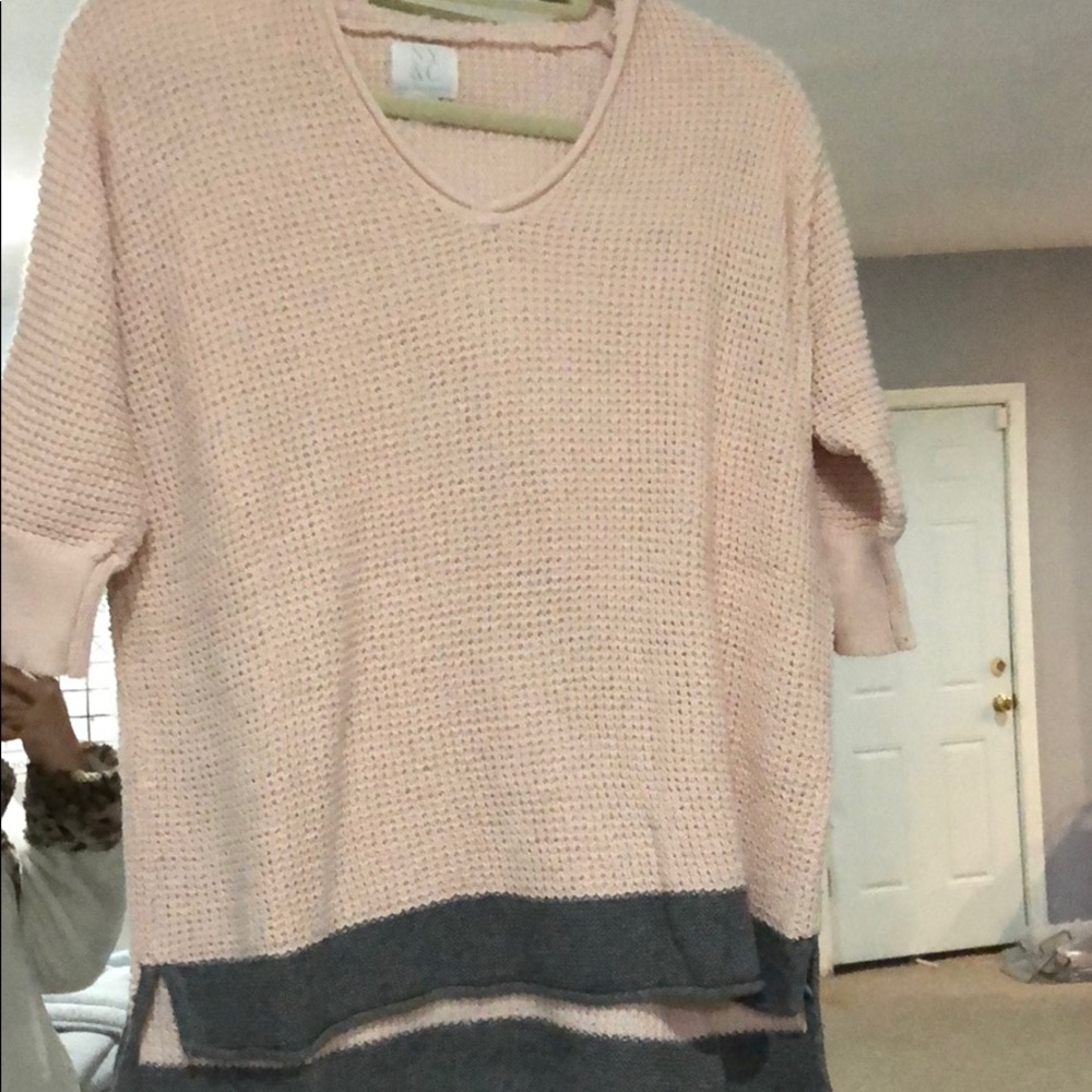 Mid sleeve pink sweater